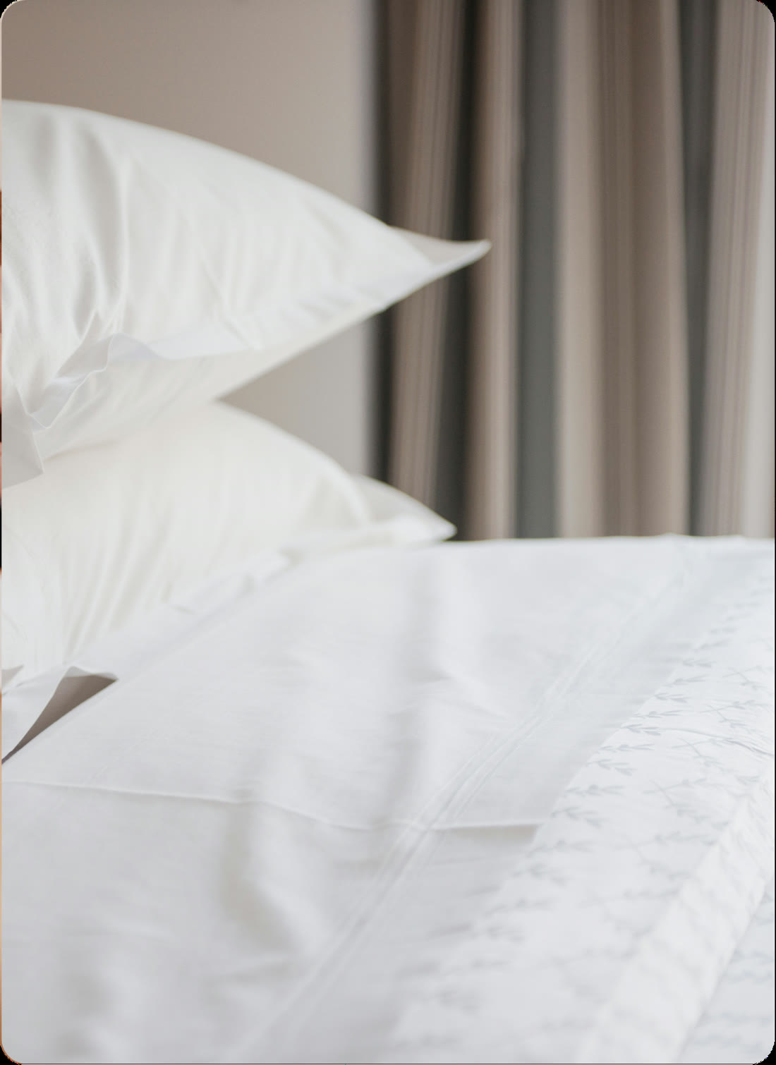 Crisp white pillows and bedding